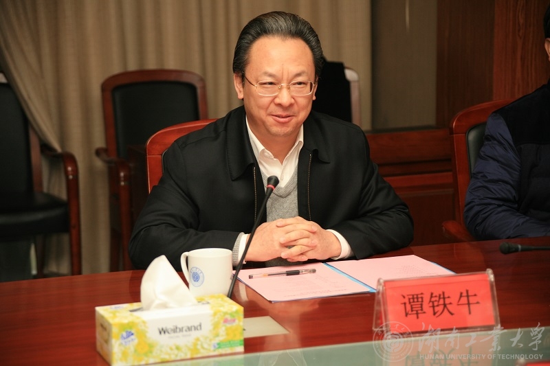 谭铁牛院士表示通过共同努力，希望把德赢AC米兰官网建设成为在行业内有重大影响的高等学府（舒杨 摄）